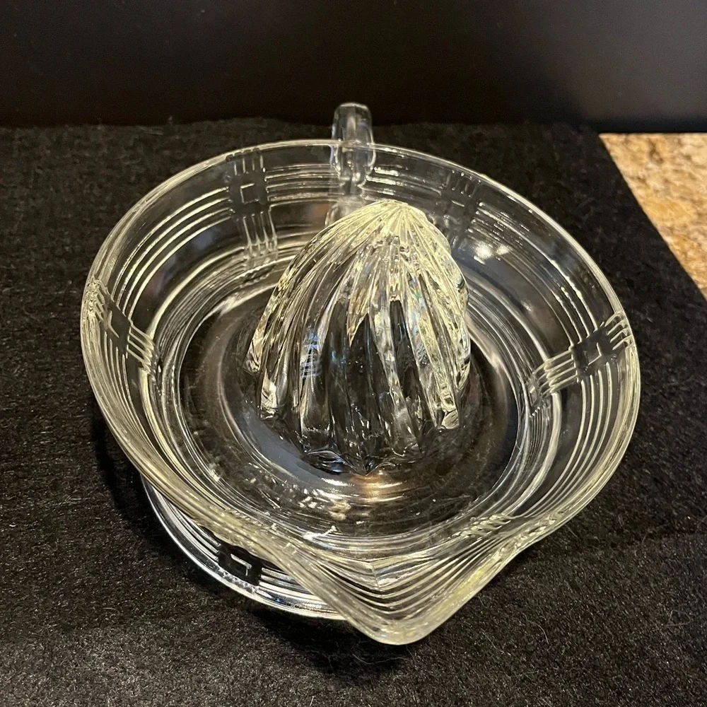 Vintage 1930s Clear Glass Citrus Juicer Lemon Reamer